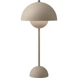 Bestil nu - &TRADITION FLOWERPOT VP3 MAT BEIGE BORDLAMPE