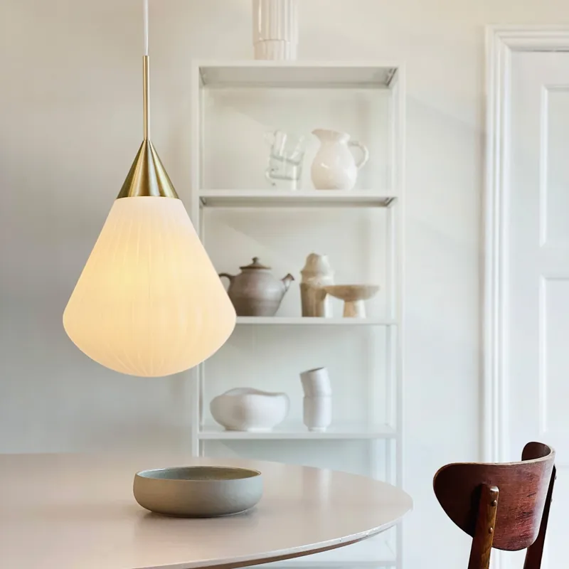 Ballon Pendel Opal/Messing Large - Dyberg Larsen - Kundernes favoritter